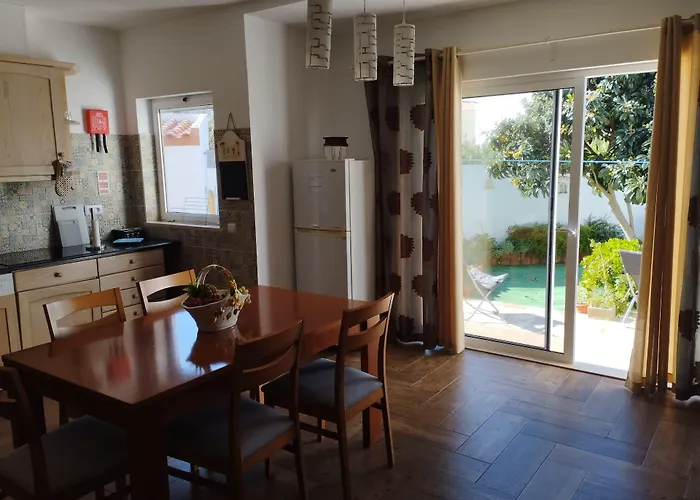 בית הארחה Casa Sarguito סאגרש